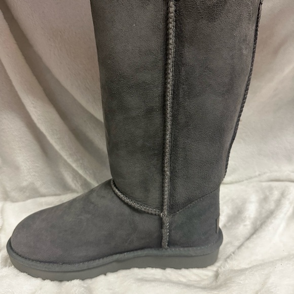 UGG BAILEY TRIPLET BOOTS HUGE CLEARANCE REDUCTION!!!! - Picture 3 of 8
